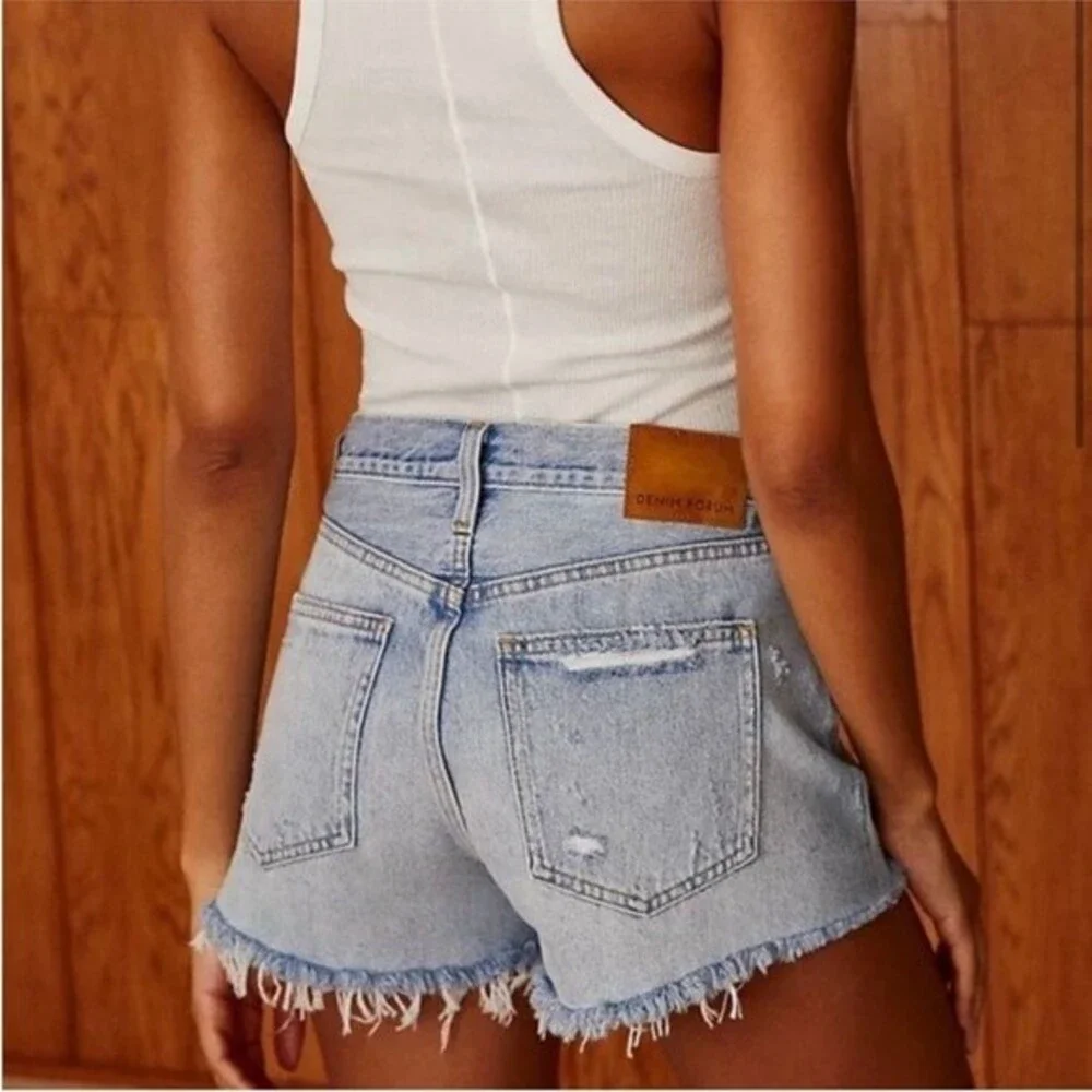 Denim Forum The Ex Boyfriend Distressed Denim Short Size 24